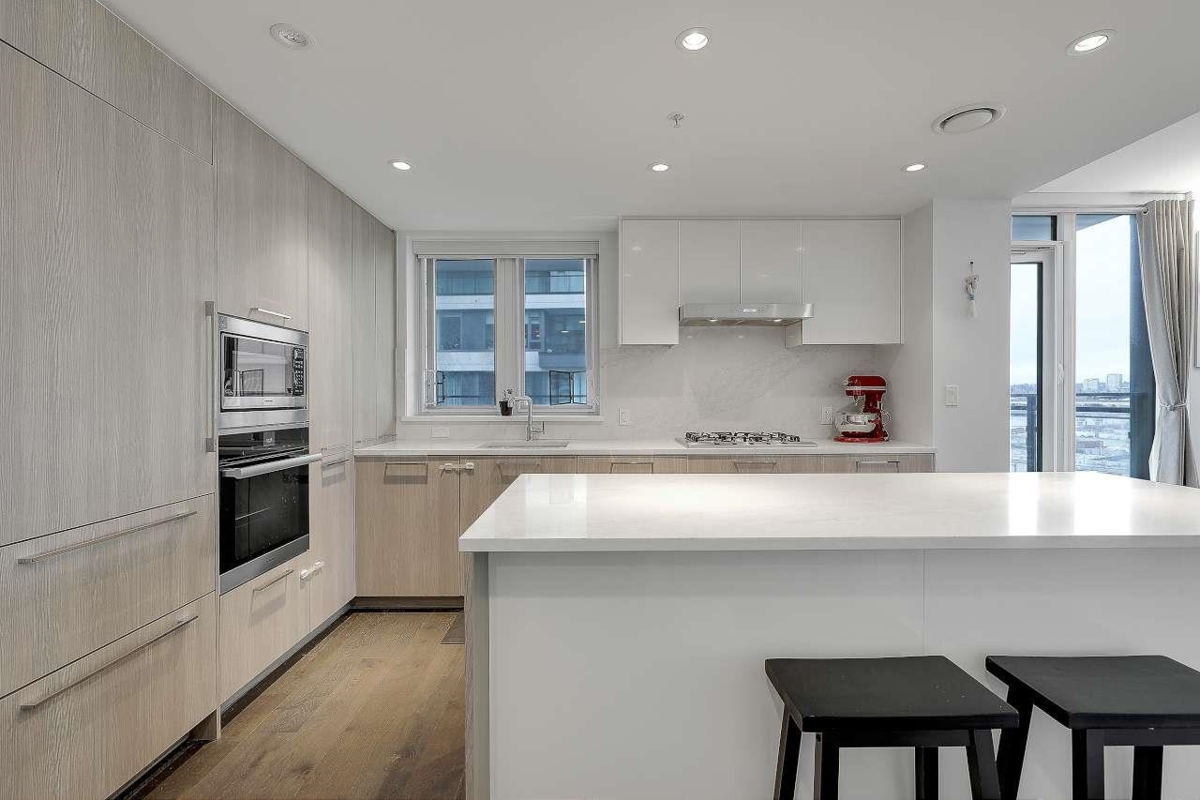 Kitchen Island Photo of 1003 3331 No. 3 Road, Richmond, BC
