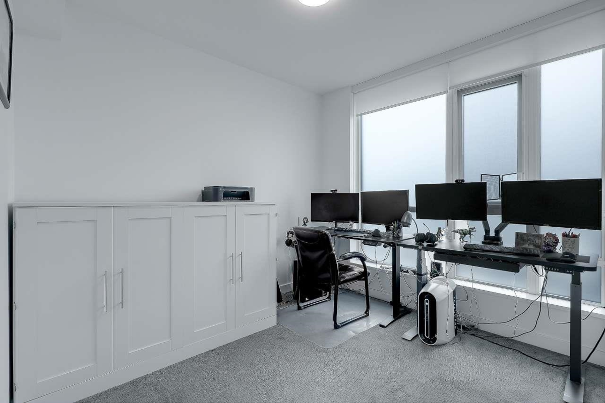 Mudroom Photo of 1003 3331 No. 3 Road, Richmond, BC