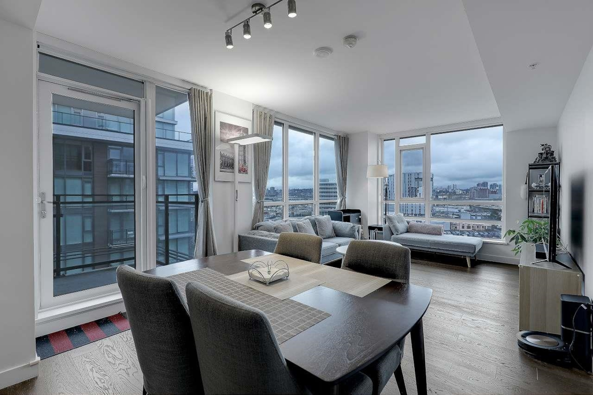 Pantry Photo of 1003 3331 No. 3 Road, Richmond, BC