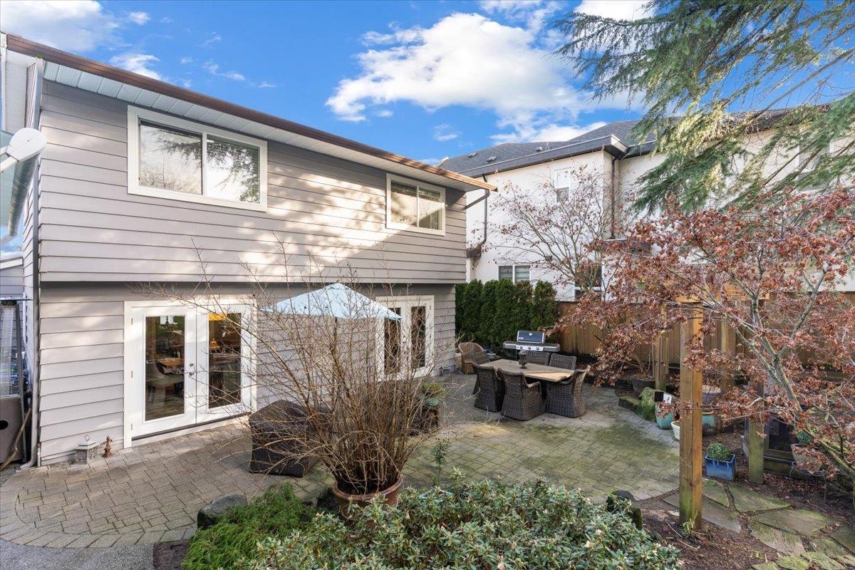 Front Yard Photo of 2217 154 Street, Surrey, BC