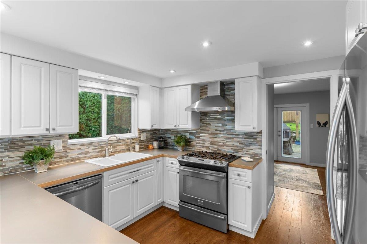 Walk-In Closet Photo of 2217 154 Street, Surrey, BC