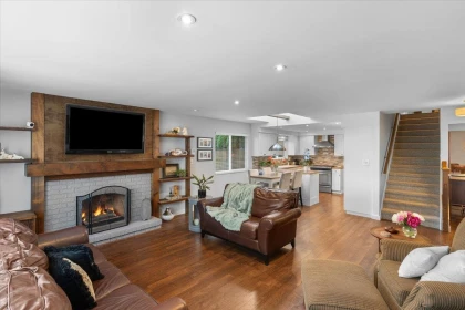 Breakfast Nook Photo of 2217 154 Street, Surrey, BC