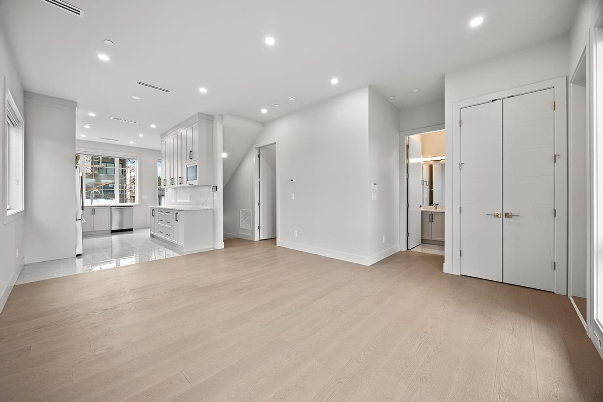 Breakfast Nook Photo of 3015 E 19th Avenue, Vancouver, BC