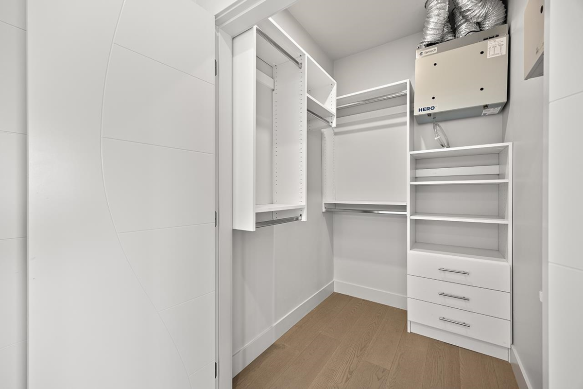 Hallway Photo of 3015 E 19th Avenue, Vancouver, BC