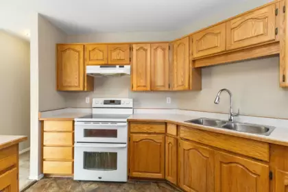 Kitchen Island Photo of 210 2450 Church Street, Abbotsford, BC