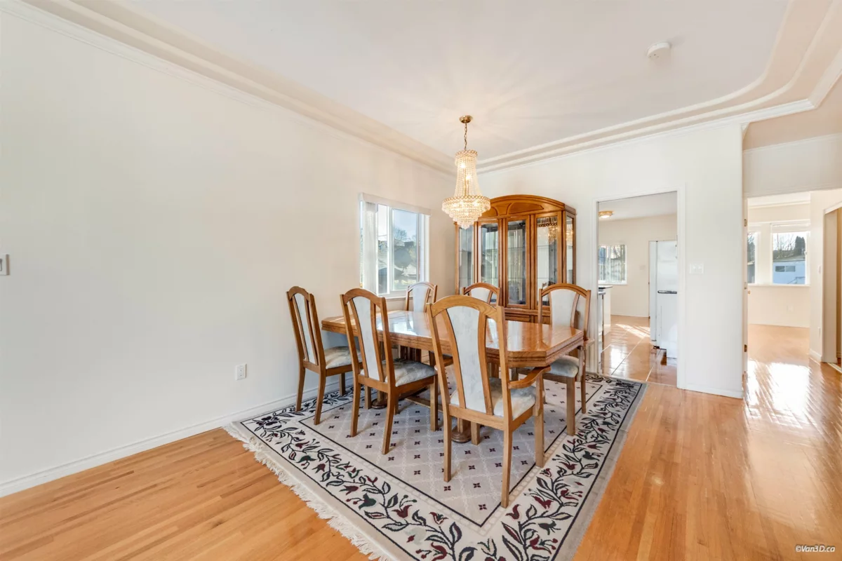 Breakfast Nook Photo of 3056 Adanac Street, Vancouver, BC