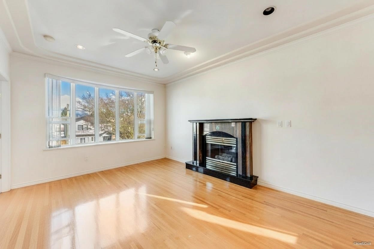 Dining Area Photo of 3056 Adanac Street, Vancouver, BC