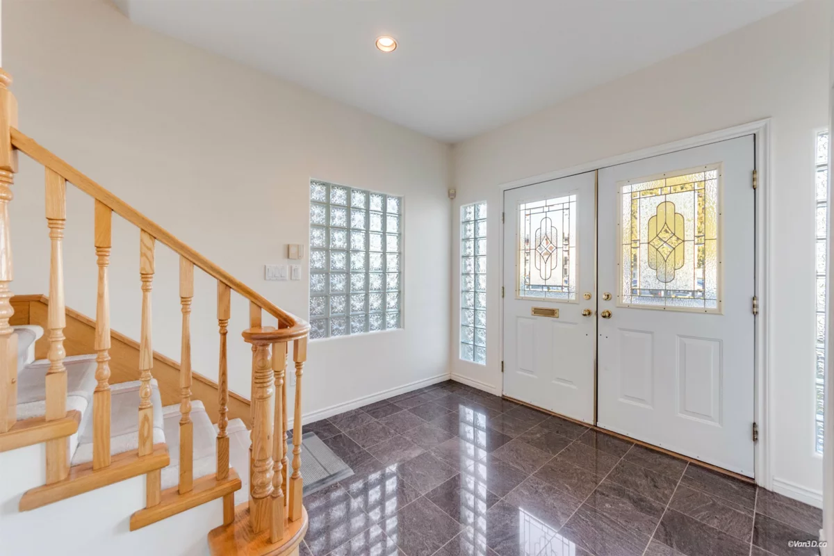Entry Foyer Photo of 3056 Adanac Street, Vancouver, BC