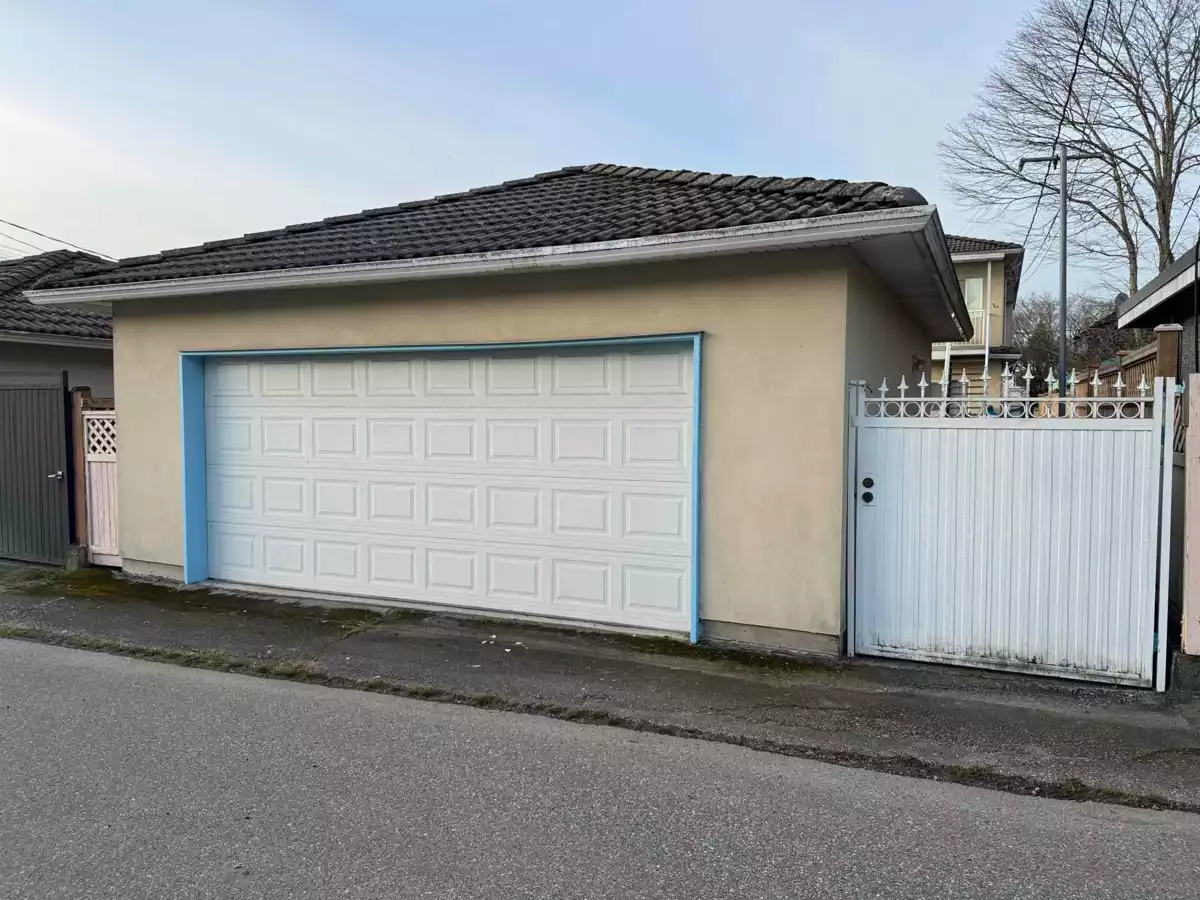 Outdoor Kitchen Photo of 3056 Adanac Street, Vancouver, BC
