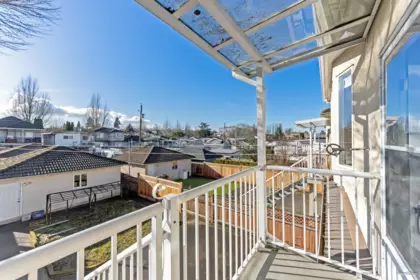 Garden / Landscaping Photo of 3056 Adanac Street, Vancouver, BC