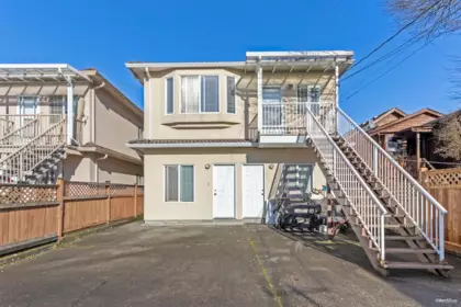 Hot Tub / Spa Photo of 3056 Adanac Street, Vancouver, BC