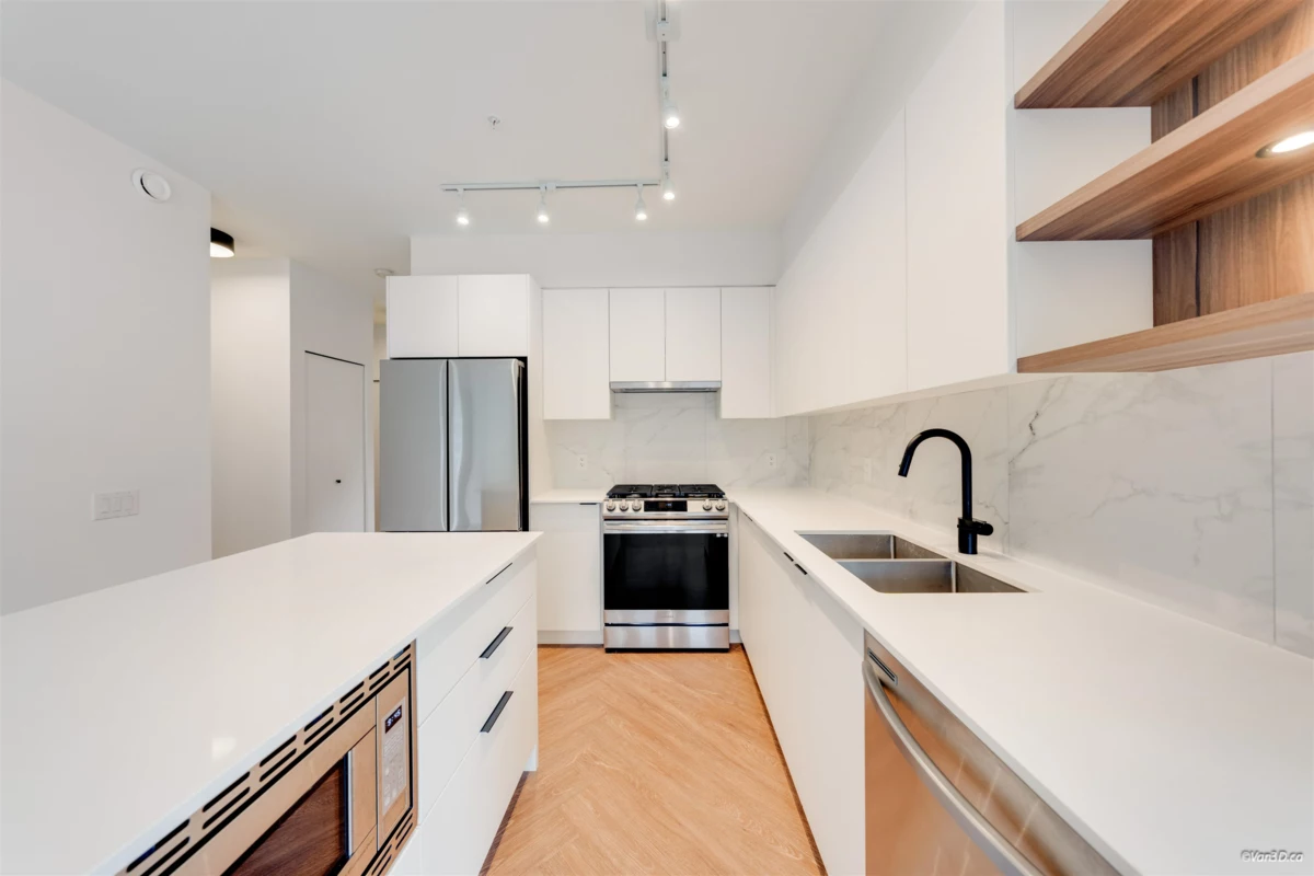 Primary Bathroom Photo of 505 3229 St Johns Street, Port Moody, BC