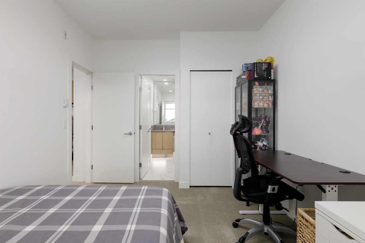 Primary Bathroom Photo of 301 7788 18th Street, Burnaby, BC