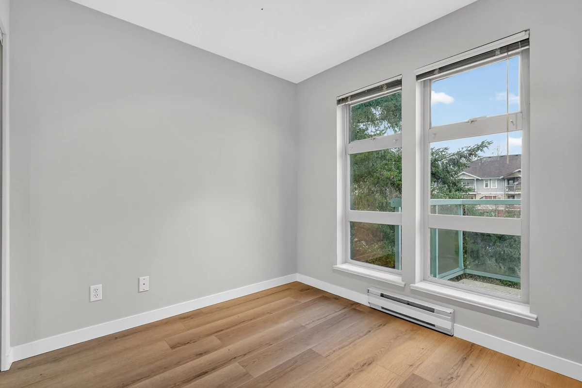 Dining Area Photo of 401 301 Maude Road, Port Moody, BC