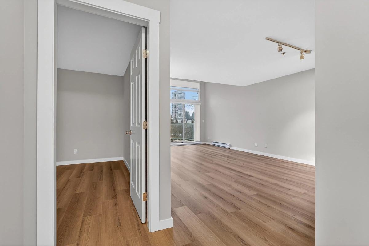 Guest Bathroom Photo of 401 301 Maude Road, Port Moody, BC