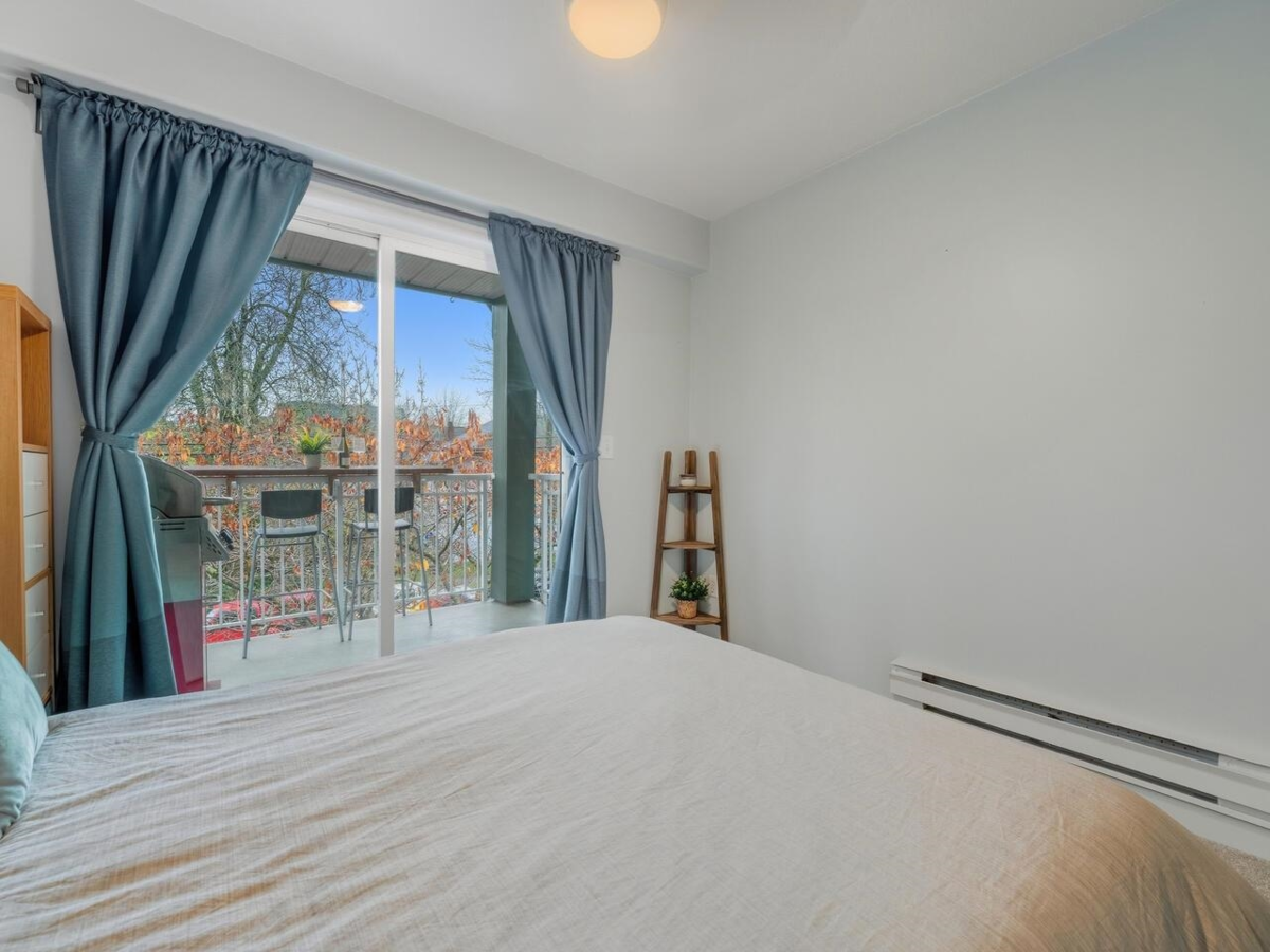 Basement Recreation Room Photo of 305 1915 E Georgia Street, Vancouver, BC