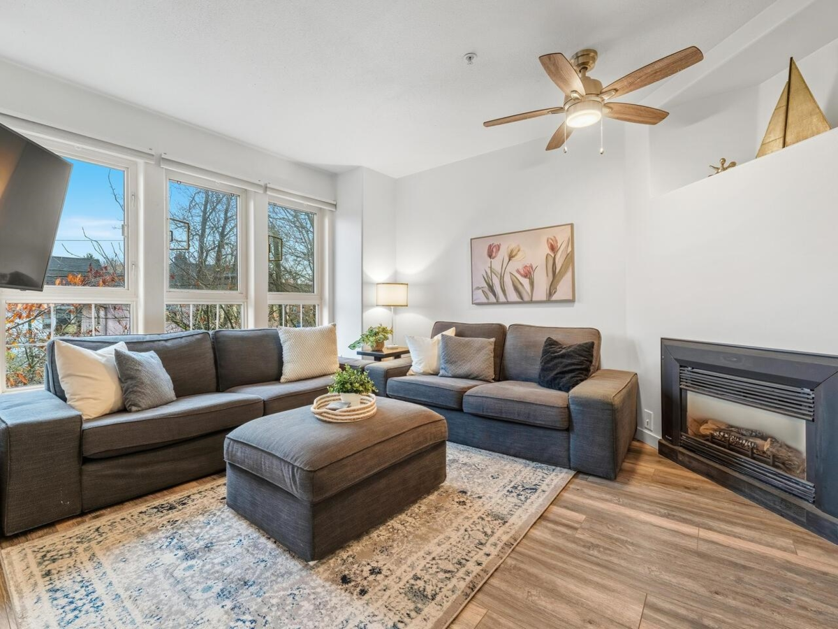 Breakfast Nook Photo of 305 1915 E Georgia Street, Vancouver, BC