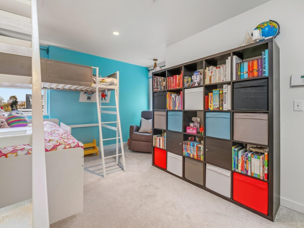 Hallway Photo of 305 1915 E Georgia Street, Vancouver, BC