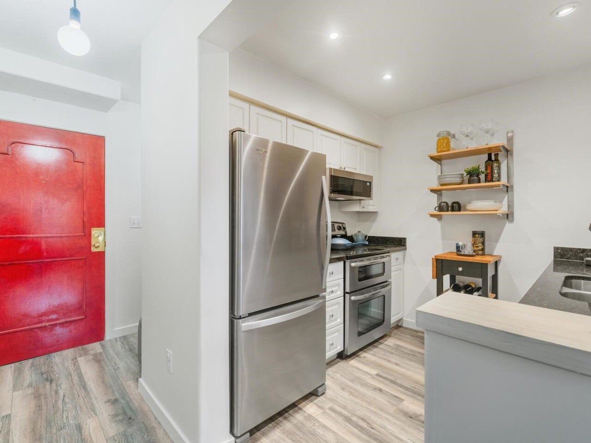 Living Room Photo of 305 1915 E Georgia Street, Vancouver, BC