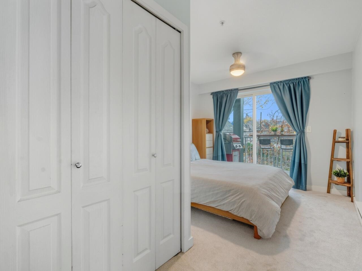 Powder Room Photo of 305 1915 E Georgia Street, Vancouver, BC