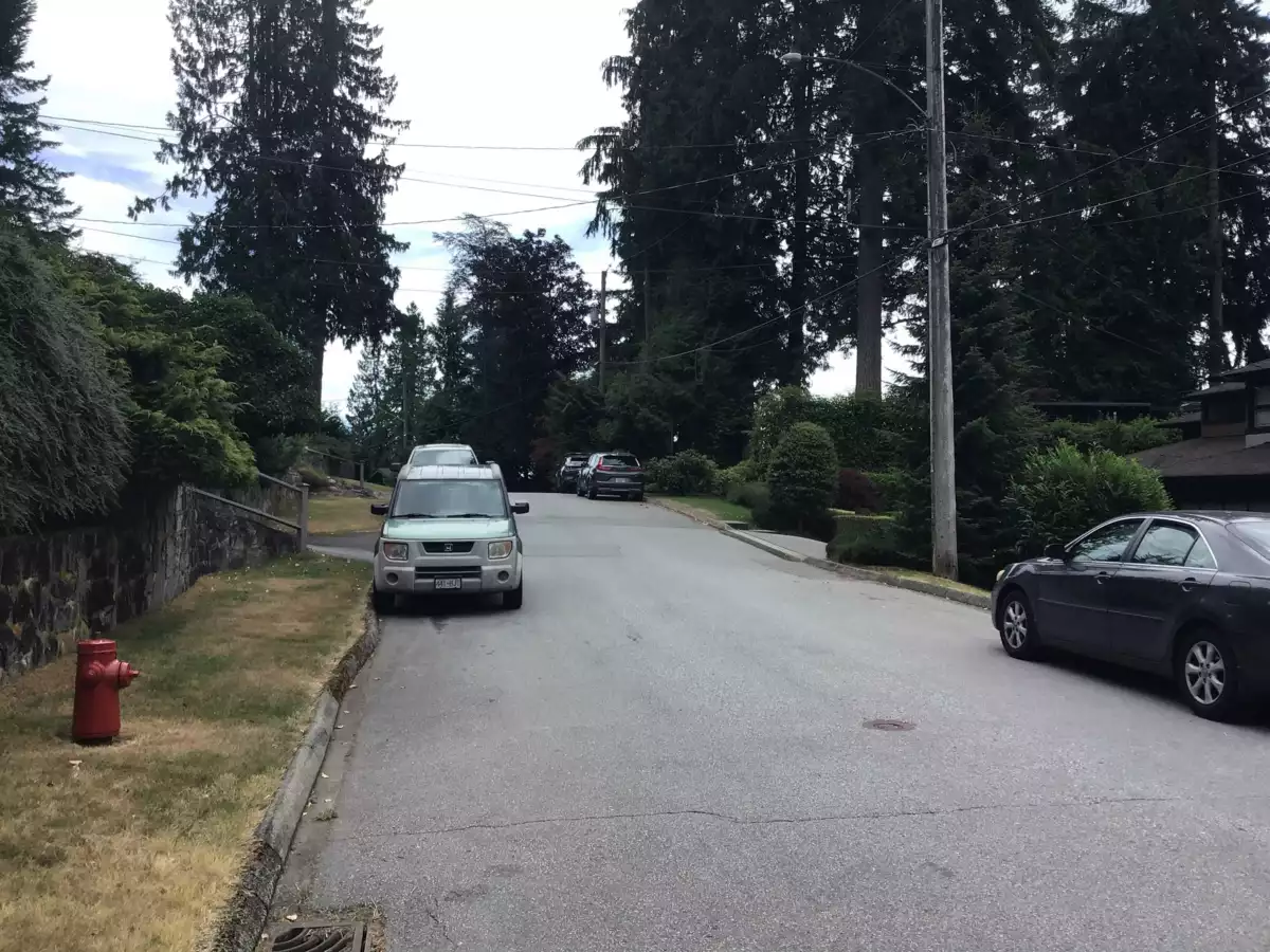 Breakfast Nook Photo of 528 Greenway Avenue, North Vancouver, BC