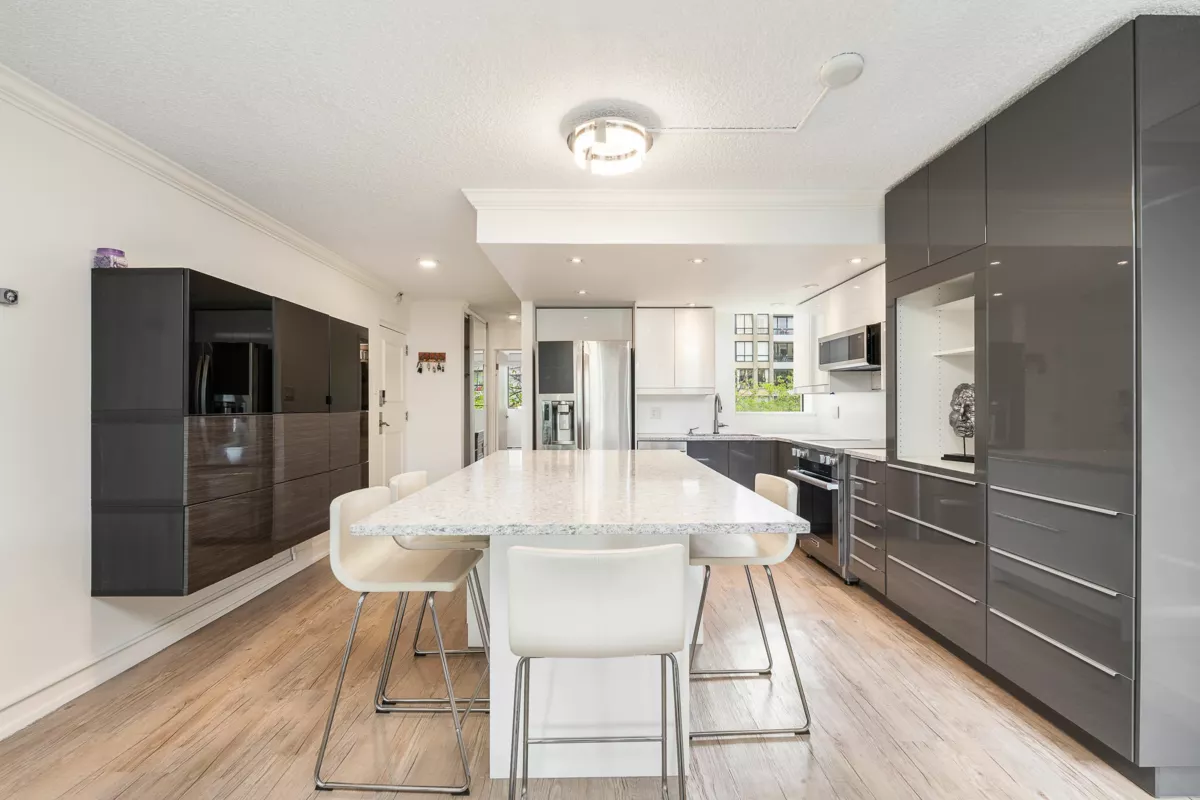 Breakfast Nook Photo of 201 1995 Beach Avenue, Vancouver, BC