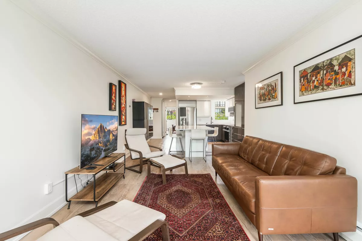 Dining Area Photo of 201 1995 Beach Avenue, Vancouver, BC