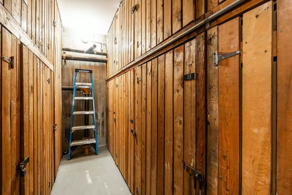 Garden / Landscaping Photo of 201 1995 Beach Avenue, Vancouver, BC