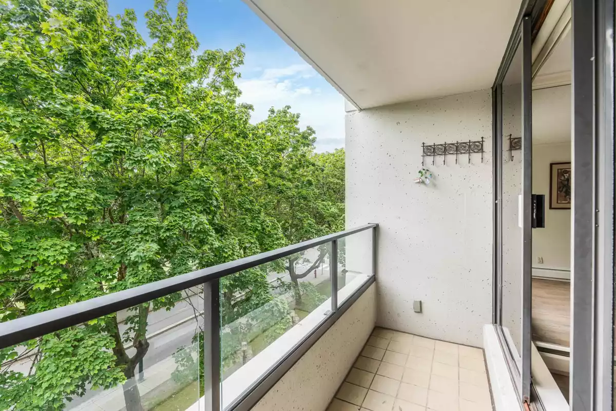 Laundry Room Photo of 201 1995 Beach Avenue, Vancouver, BC