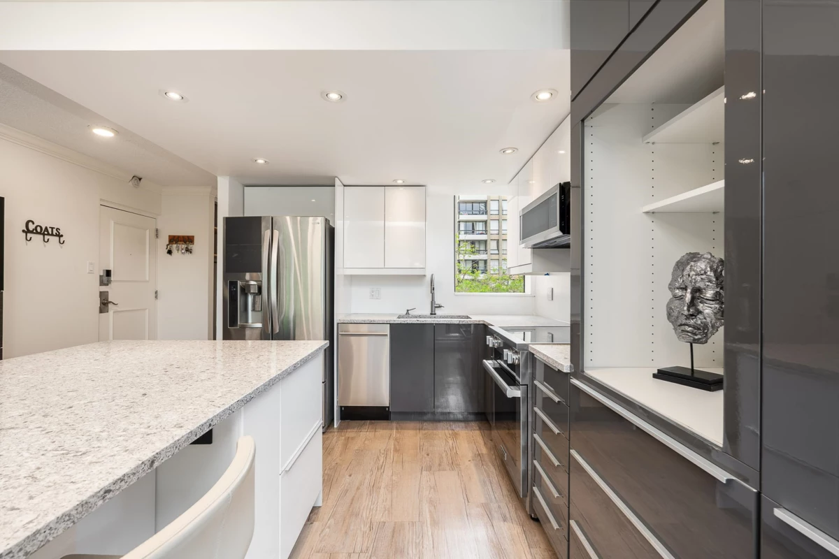 Primary Bathroom Photo of 201 1995 Beach Avenue, Vancouver, BC