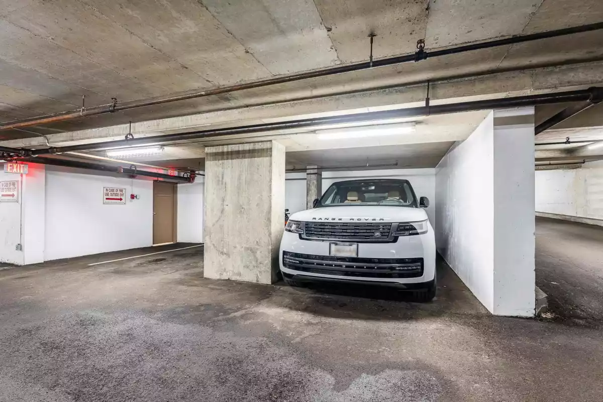 Swimming Pool Photo of 201 1995 Beach Avenue, Vancouver, BC