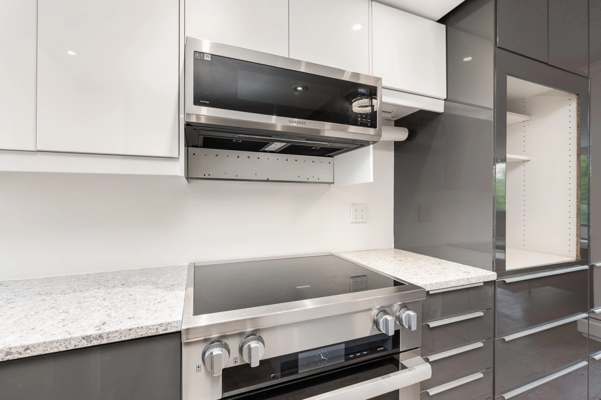 Walk-In Closet Photo of 201 1995 Beach Avenue, Vancouver, BC