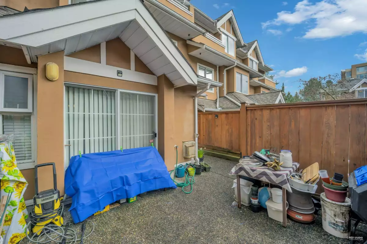 Living Room Photo of 25 7488 Salisbury Avenue, Burnaby, BC