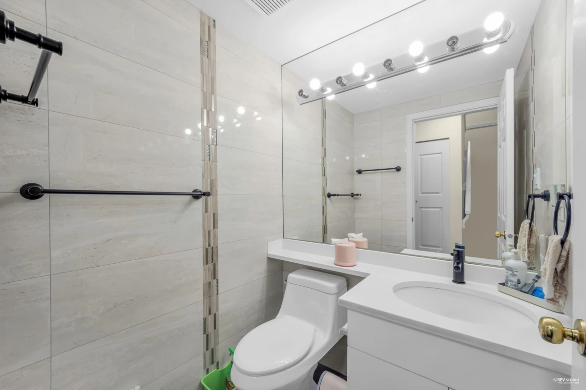 Staircase Photo of 25 7488 Salisbury Avenue, Burnaby, BC