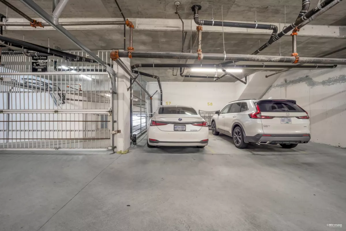 Swimming Pool Photo of 25 7488 Salisbury Avenue, Burnaby, BC