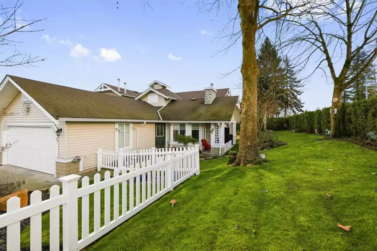 Backyard Photo of 27 6488 168 Street, Surrey, BC