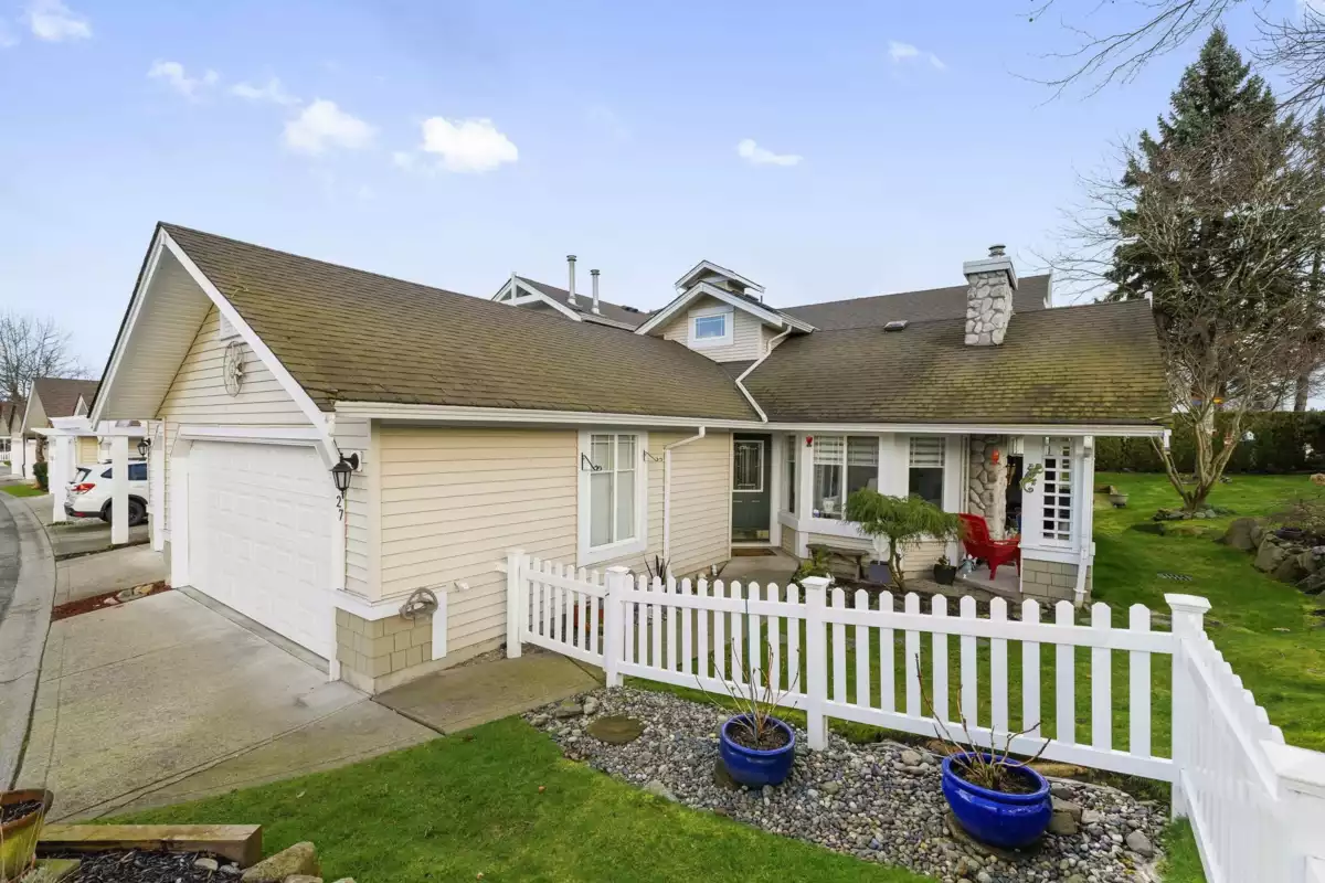 Fitness Center Photo Near 27 6488 168 Street, Surrey, BC