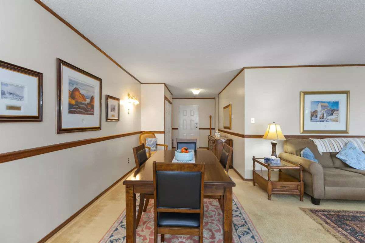 Kitchen Island Photo of 302 32098 George Ferguson Way, Abbotsford, BC