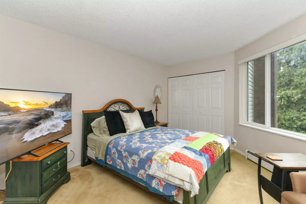 Loft / Bonus Room Photo of 302 32098 George Ferguson Way, Abbotsford, BC