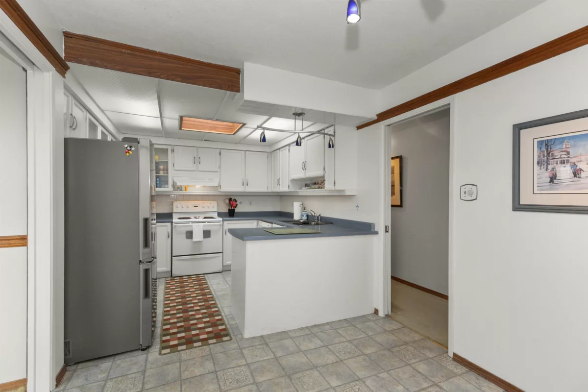 Walk-In Closet Photo of 302 32098 George Ferguson Way, Abbotsford, BC