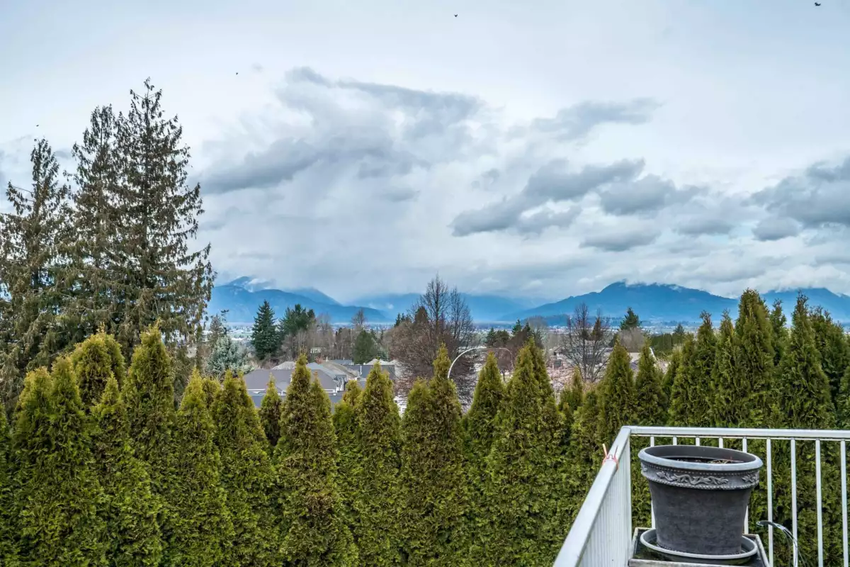 Swimming Pool Photo of 5465 Highroad Crescent, Chilliwack, BC