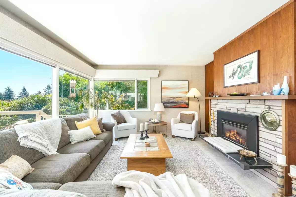 Living Room Photo of 792 Anderson Crescent, West Vancouver, BC