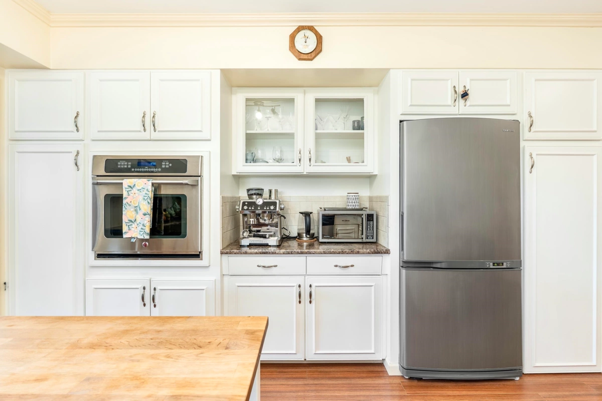 Walk-In Closet Photo of 792 Anderson Crescent, West Vancouver, BC
