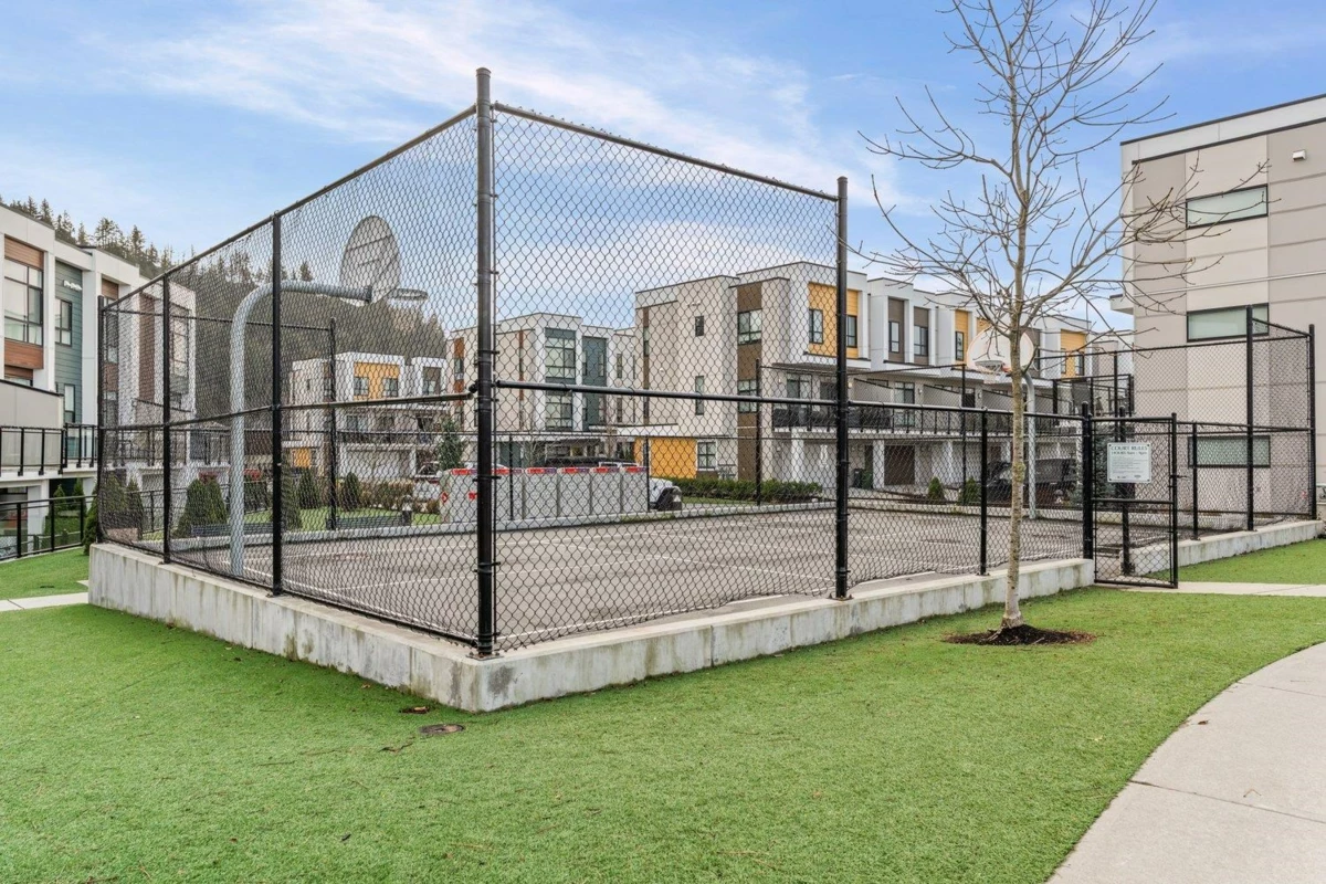 Garage Interior Photo of 409 46150 Thomas Road, Chilliwack, BC