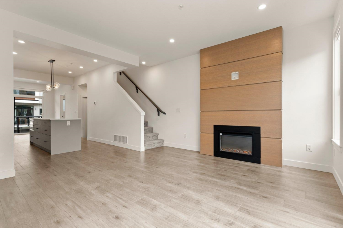 Primary Bathroom Photo of 409 46150 Thomas Road, Chilliwack, BC