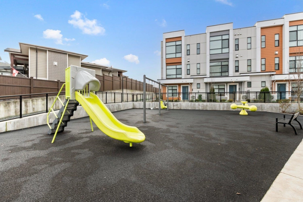 Swimming Pool Photo of 409 46150 Thomas Road, Chilliwack, BC