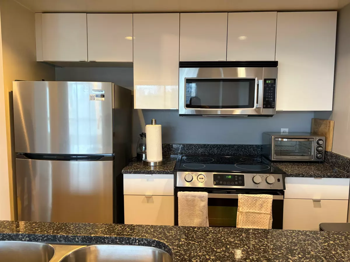 Family Room Photo of 510 1060 Alberni Street, Vancouver, BC