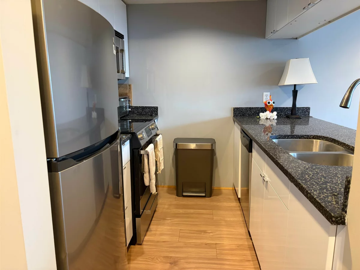 Living Room Photo of 510 1060 Alberni Street, Vancouver, BC