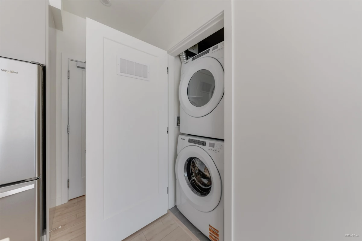 Kitchen Photo of 317 13777 75a Avenue, Surrey, BC