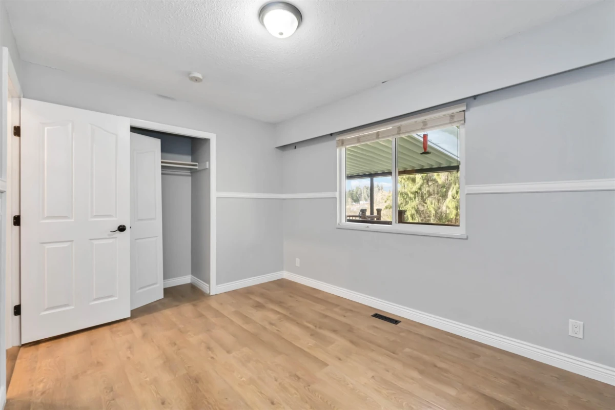 Entry Foyer Photo of 22990 70a Avenue, Langley, BC